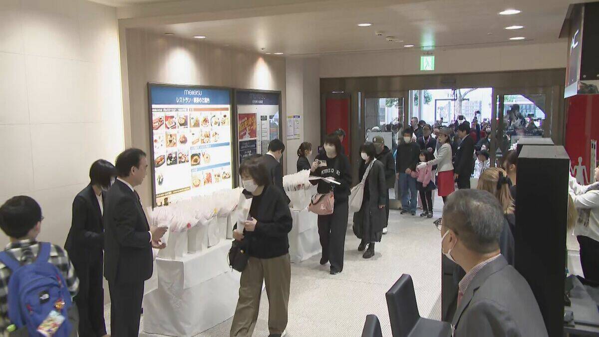 名鉄百貨店の「最後の営業日」 朝から大勢の買い物客でにぎわう まもなく“71年の歴史に幕” 午後7時15分から閉店セレモニー
