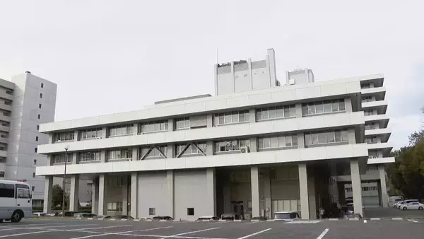 「消防車を盗んだ疑いで逮捕された男性（58）を不起訴処分　駅のトイレに火を放ち壁などを燃やした疑いも　検察は不起訴の理由明らかにせず　愛知・美浜町」の画像