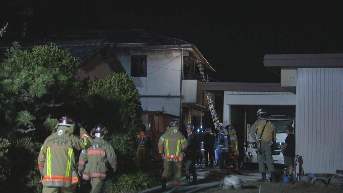 「爆発音があり煙が出ている」住宅火災で焼け跡から1人の遺体　岐阜・安八町