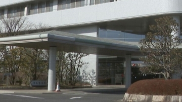 小学生の首に打ち上げ花火…ケガさせた疑いで放課後児童支援員の56歳男を逮捕 全治2～3か月のやけど 児童を狙って花火を発射したか