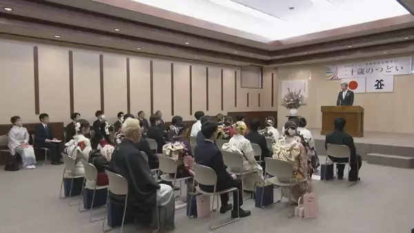 「成人を感謝し恩師や旧友と再会を楽しむ　岐阜・高山市で「二十歳のつどい」」の画像