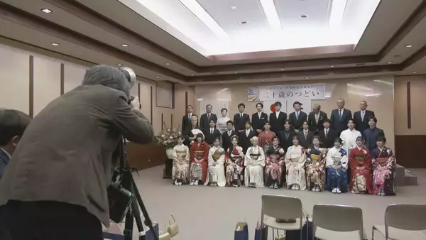 「成人を感謝し恩師や旧友と再会を楽しむ　岐阜・高山市で「二十歳のつどい」」の画像