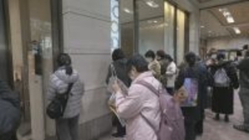 名鉄百貨店“閉店セール”はじまる 名駅再開発で来年2月に閉店…3割以上安い“感謝袋”に行列 71年の歴史を振り返る展示や“ナナちゃん”早着替えも