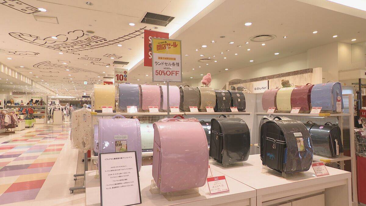 名鉄百貨店“閉店セール”はじまる 名駅再開発で来年2月に閉店…3割以上安い“感謝袋”に行列 71年の歴史を振り返る展示や“ナナちゃん”早着替えも