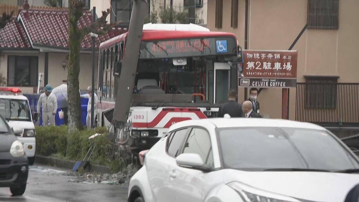電柱は根元から“折れる” バスが電柱に衝突… 一時約1790戸停電 当時車内には運転手と乗客2人 愛知･春日井市