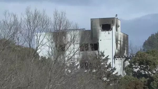 「産業廃棄物を扱う工場で火事 山林にも延焼 約7時間後にほぼ消し止められる 今のところけが人なし ｢山で炎があがっている｣などと消防に通報 愛知･岡崎市」の画像