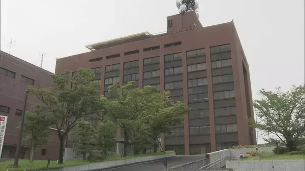 「18年前の殺人事件 男は“何らかの凶器”で男性を殺害…すぐに遺体を田んぼに埋めたか 2人は同じ暴力団に所属」の画像
