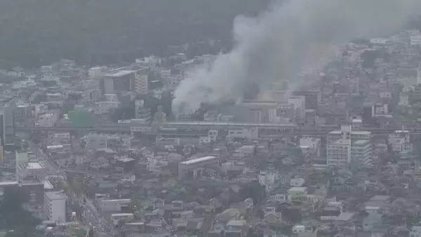 「伊勢神宮外宮近くの商店街で火事…約４時間半後にほぼ消し止められるも消火活動続く　けが人や逃げ遅れは確認されず」の画像
