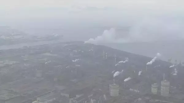 「｢野積みの金属スクラップが燃えている｣ 大同特殊鋼 工場敷地内で火事 12時間以上経過も鎮火せず… 愛知･東海市」の画像