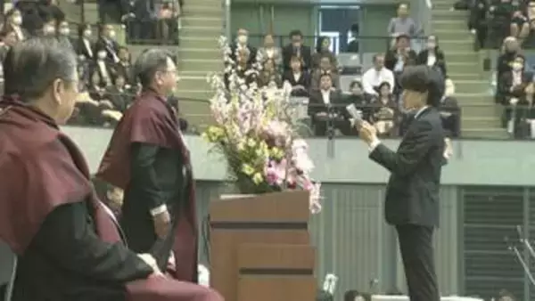 千葉大学で入学式　１１学部２４４３人が新たな一歩　授業は４月８日開始