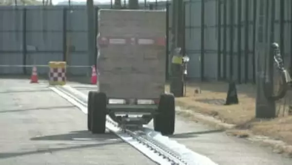 無人で貨物を運ぶ「自動物流道路」の実装に向けて　成田空港で実証実験