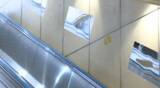 「ＪＲ西船橋駅に防犯ミラー増設　背後に目が届くことで痴漢・盗撮を防止する狙い」の画像1