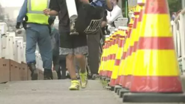 千葉豪雨の爪痕残る通学路　千葉市・宮崎小の児童ら迂回ルートで夏休み明けの登校