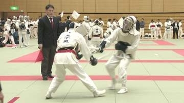 素早く的確に犯人制圧！　千葉県警「逮捕術大会」　男女６００人が鍛錬成果を発揮
