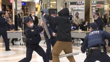 迫真の不審者制圧にロボットも登場！イオンモール成田でテロ発生を想定した訓練