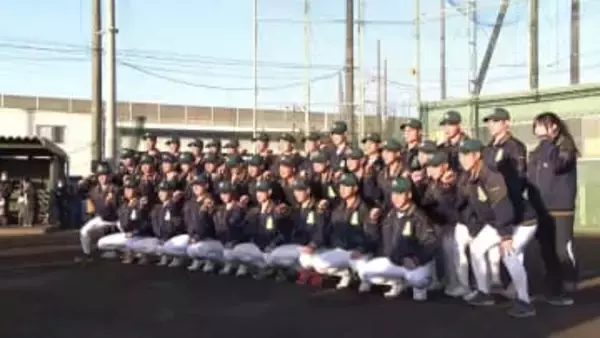 笑顔に拍手　専大松戸がセンバツ出場決める　3年ぶり3回目の甲子園へ