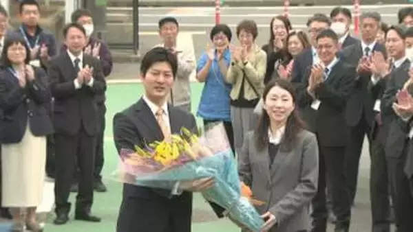 県内現職で最年少３４歳　南房総市・渡辺市長が初登庁「市民とつくる南房総を」