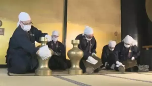 成田山新勝寺で恒例の「すす払い」　新年に向け１年間の汚れ落とす　千葉・成田市