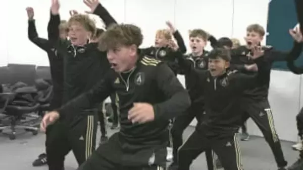 ＮＺサッカーチーム　アカデミー選手が市役所訪問　千葉・市原市で合宿