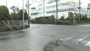 右折トラックにはねられ横断歩道を歩いていた女子高校生死亡 　運転手の男を逮捕
