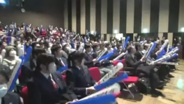 地元市川でパブリックビューイング！フィギュア中井亜美選手の銅メダルに大歓声