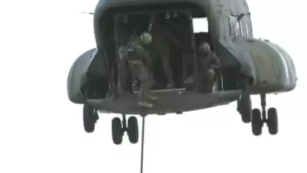 新春恒例の陸上自衛隊「降下訓練始め」　島しょ防衛想定した訓練　習志野演習場