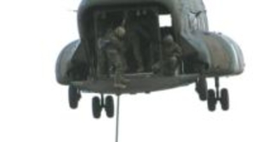 新春恒例の陸上自衛隊「降下訓練始め」　島しょ防衛想定した訓練　習志野演習場