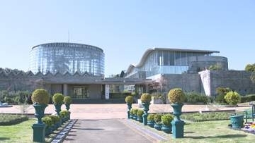 ”花×アート”　千葉市の美術館がフルオープン　結婚式を挙げられるプランも