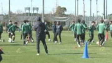 １７年ぶりＪ１の舞台に復帰するジェフ千葉　新シーズンに向け初練習を公開