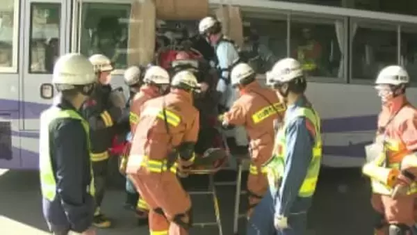 アクアラインで多重事故を想定した合同訓練　千葉・神奈川から４０人以上が参加