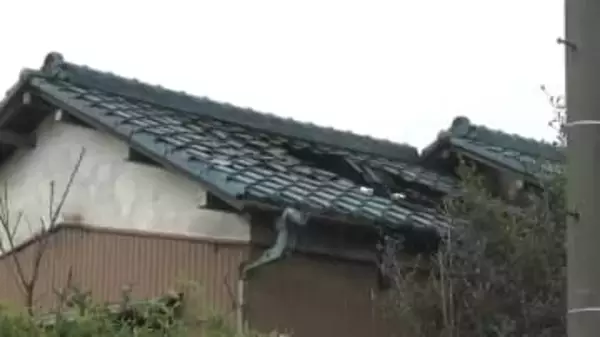 女性が死亡　市川市のＪＲ本八幡駅から南西に約１．５キロの住宅街で火災