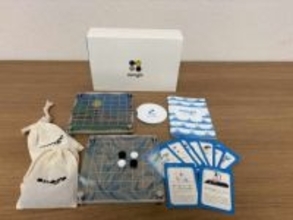 盤上にきらめく瀬戸内の海　尾道市立大生が囲碁セット考案　本因坊秀策にちなんだカードも