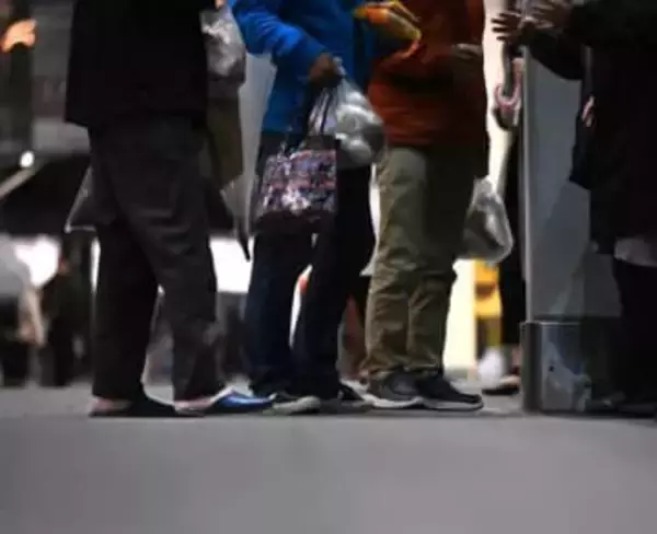 生活保護は「惨めでやりとうない」 困窮・孤立する路上生活者をルポ