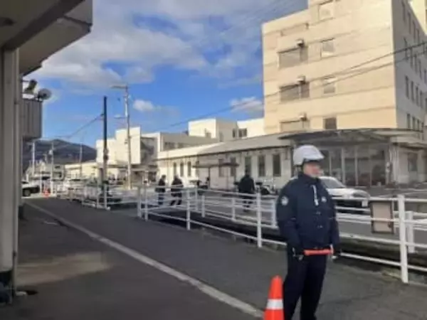 福山で拳銃使用　住宅に立てこもり