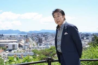 「イルカにのった少年」の元アイドル歌手　亡き父の被爆体験語る　被爆2世としてできることは