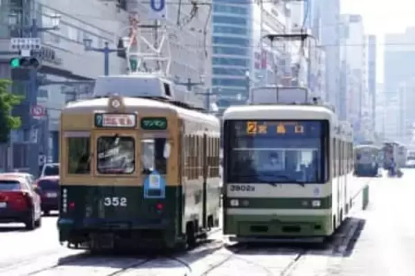 広島電鉄の車両をイメージ、スピングルが2026年5月にスニーカー発売