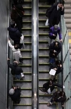 エスカレーターの2列乗り、定着しないワケ