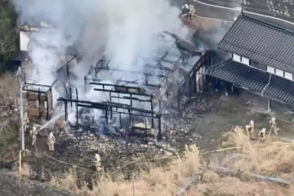 【火事】住民から「家が燃えている」と110番　広島市安佐北区で民家火災