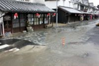 柳井の白壁の町並みで水道管から漏水　祝日の観光地、飲食店など20軒断水