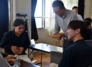 全国の男子高校で広がる生理の授業　広島でも疑似体験「めっちゃきつい」