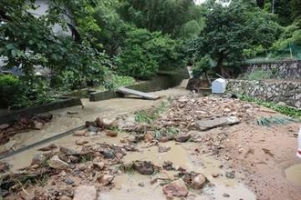 「川からの水が敷地に入ってきた」 福山でため池が決壊、下流の住宅や水田に被害