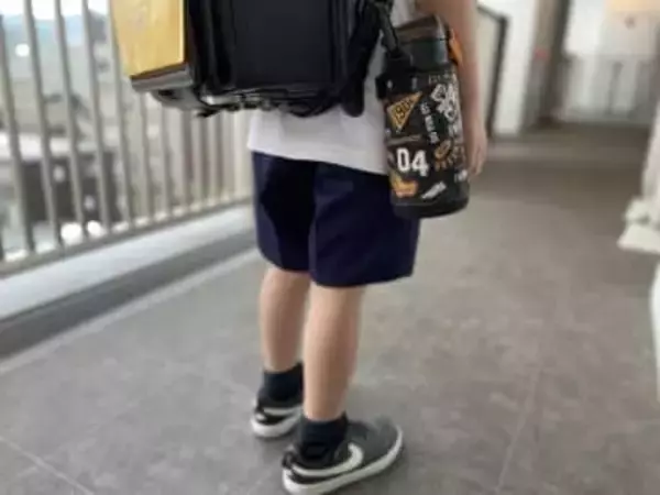 水筒でおなかを強打、内臓を損傷し緊急手術　各地で事故の報告、臓器を摘出したケースも