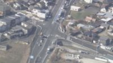 11台が関係する事故　信号待ちの車列にトラックが追突　2人が搬送　愛知・豊田市