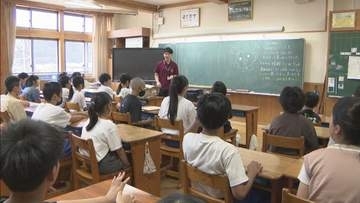 一足早く夏休みが終了　最初の授業で夏休みの思い出を発表　岐阜・高山市