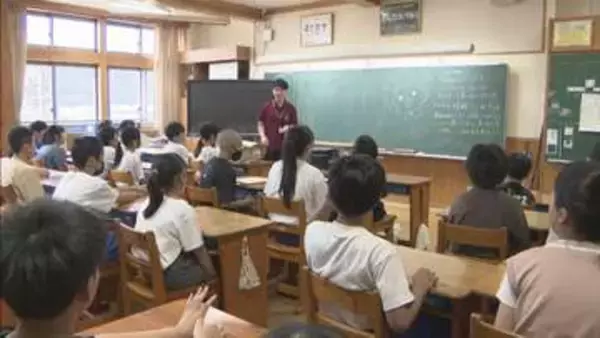 一足早く夏休みが終了　最初の授業で夏休みの思い出を発表　岐阜・高山市