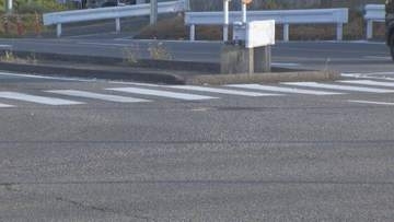 交差点でバイクと乗用車が衝突　バイクに乗っていた10代後半ぐらいの男性が意識不明の重体　愛知・東海市
