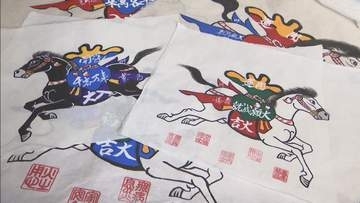 高山市で夏の風物詩「絵馬市」　福を呼び込む「紙絵馬」買い求める