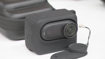 脱衣所で少女の着替えを盗撮か　会社役員の男を再逮捕　動画データを教員らに提供の疑いも