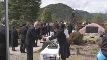 死者・行方不明者６３人　御嶽山の噴火からきのうで１２年　長野・王滝村で追悼式