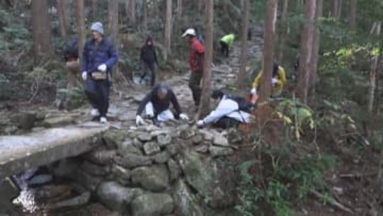 年末年始に向けて　熊野古道でボランティアが清掃活動　三重・紀北町